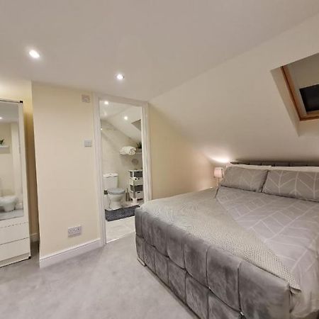 Double Room In Shared Flat 런던 외부 사진