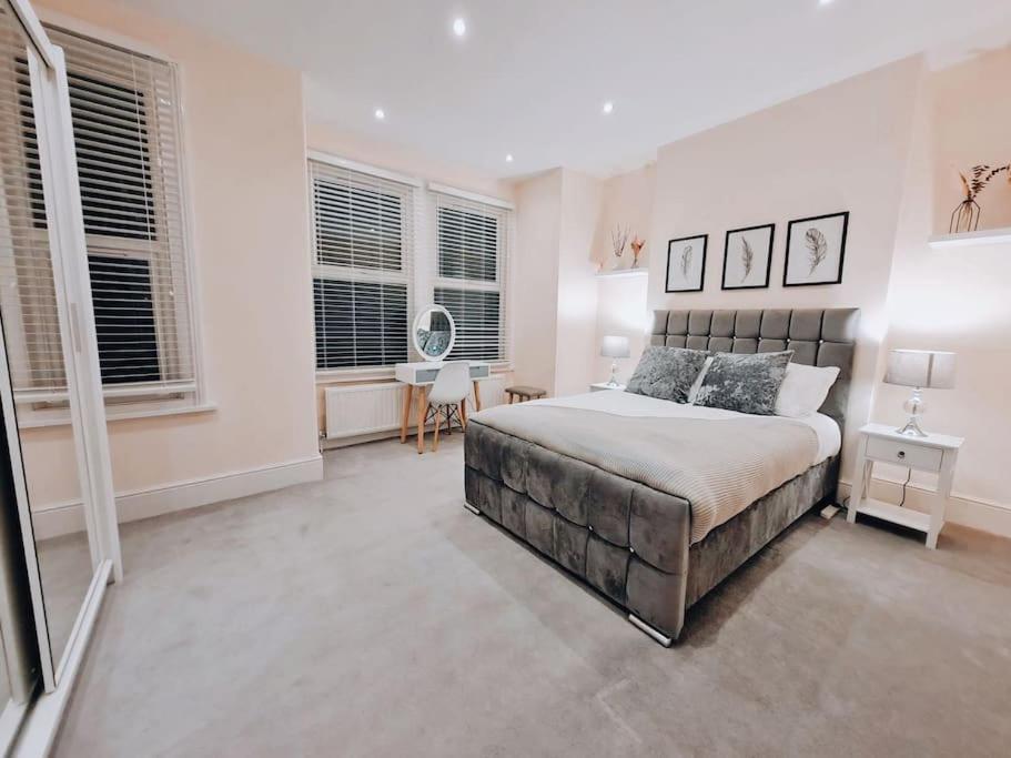Double Room In Shared Flat 런던 외부 사진